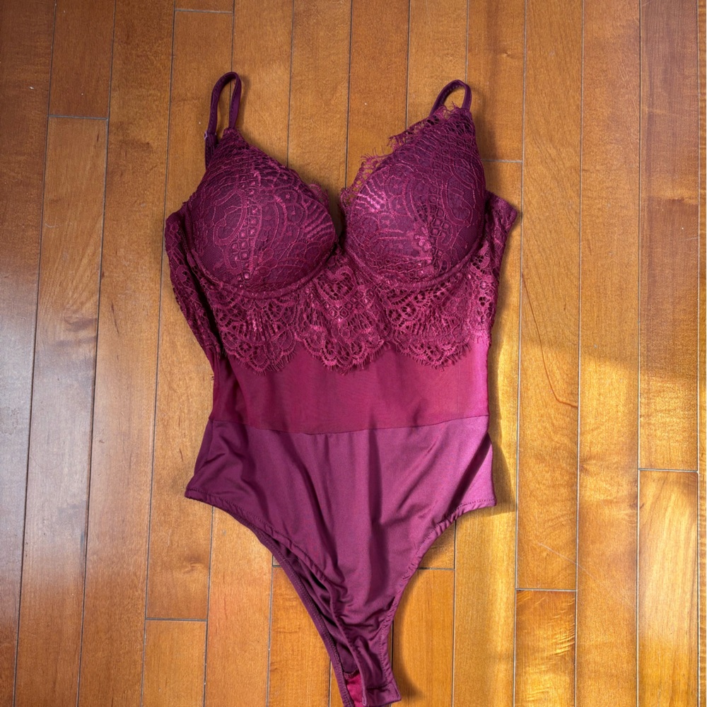 Windsor lace bodysuit